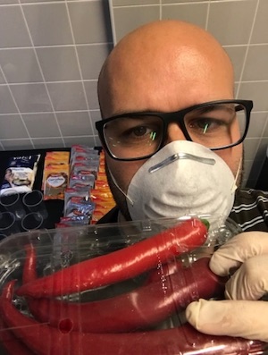 Eu a cozinhar nuclear tacos no pixels.camp 2019